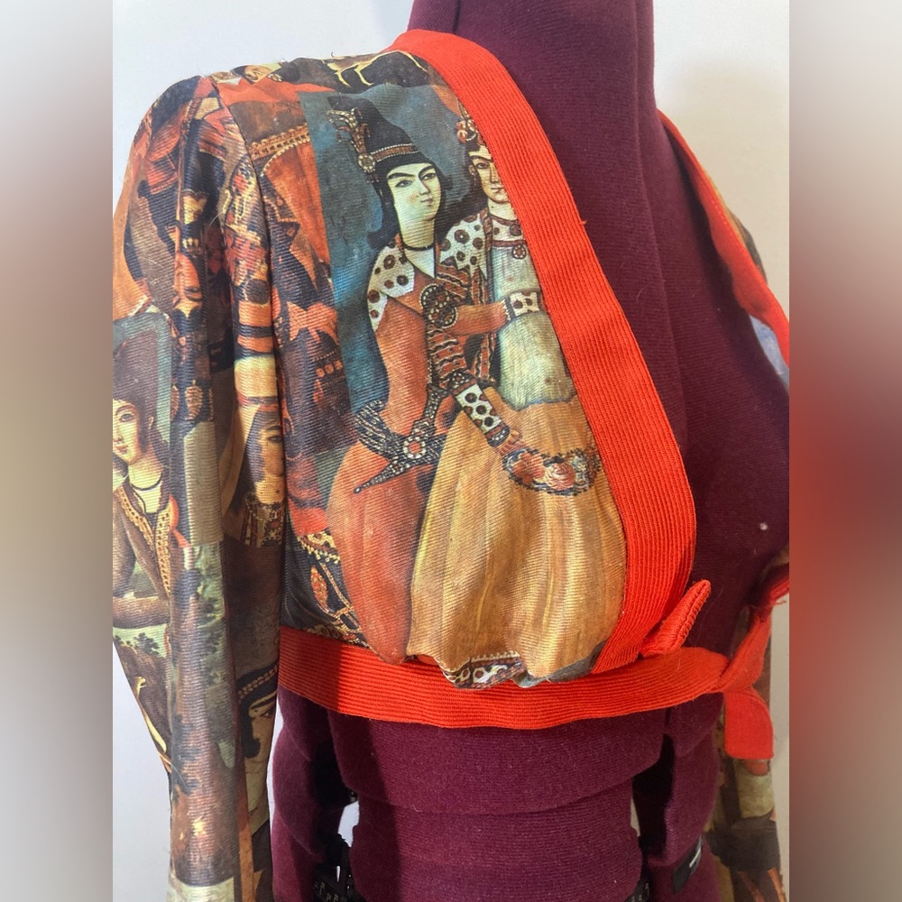 Vintage shrug! 👀